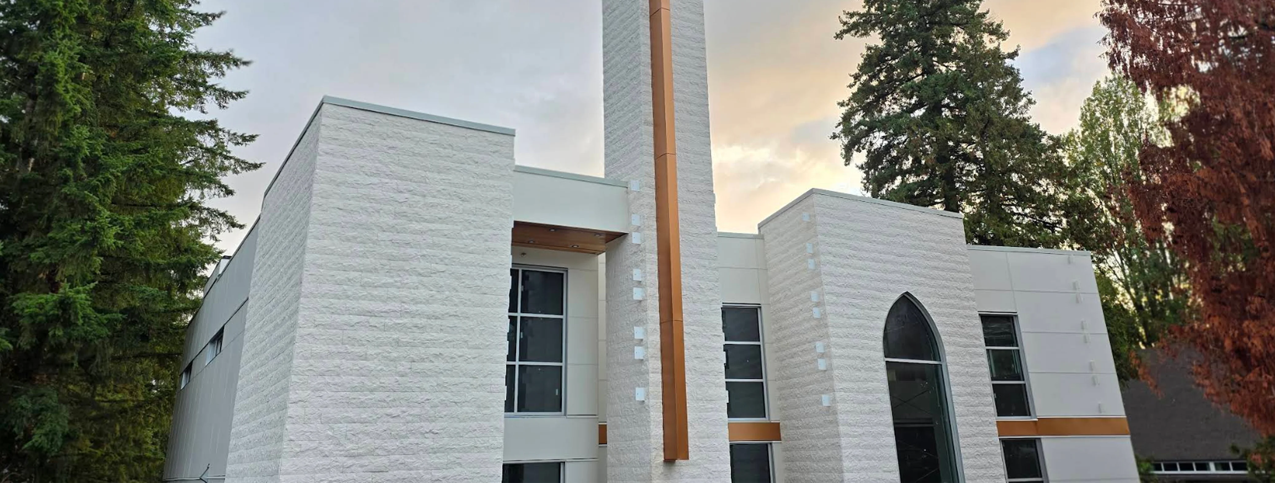 Exterior view of Jamia Masjid Aulia Allah Surrey building